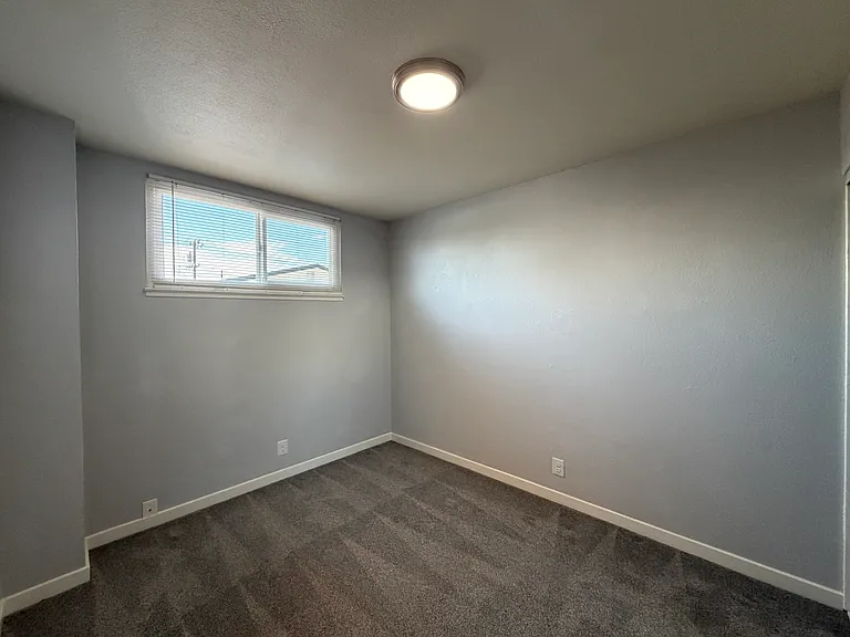 Tahoe Terrace Apartments — Photo 9