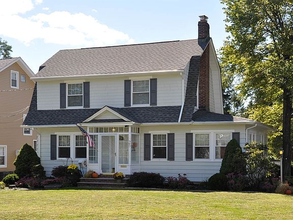 5th image of 25 Pease Ave