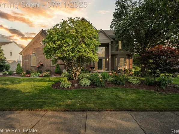 47451 Wallingford Ct, Canton, MI 48188