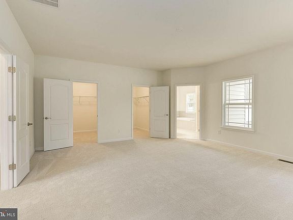 Bedroom (Master)