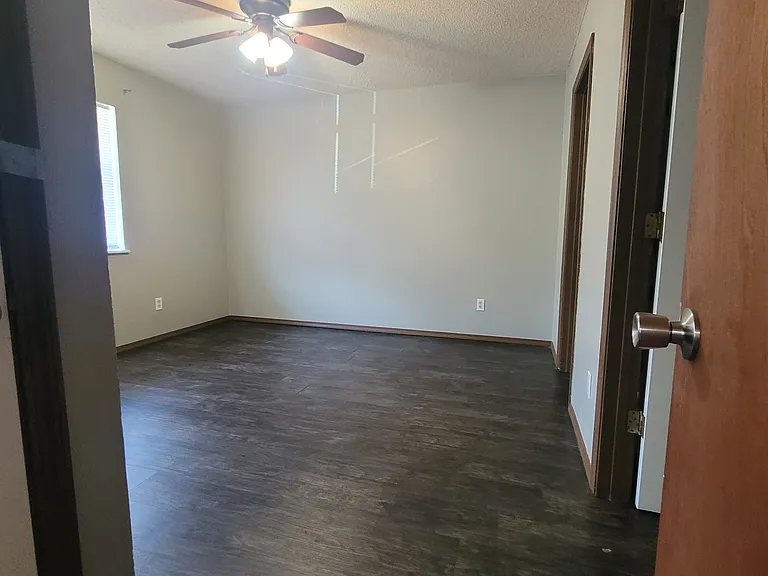 108 Love St #E6 — Photo 4