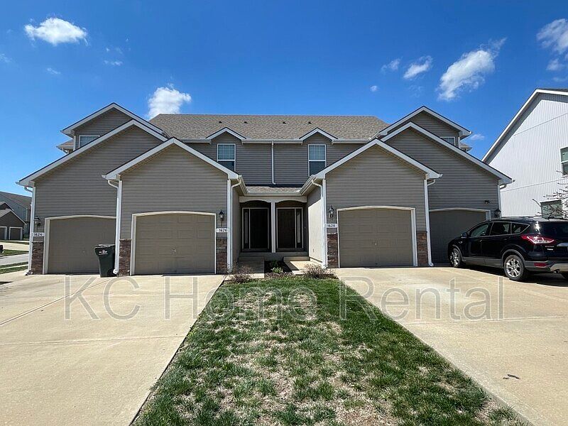 1st image of 1628 N 127th St