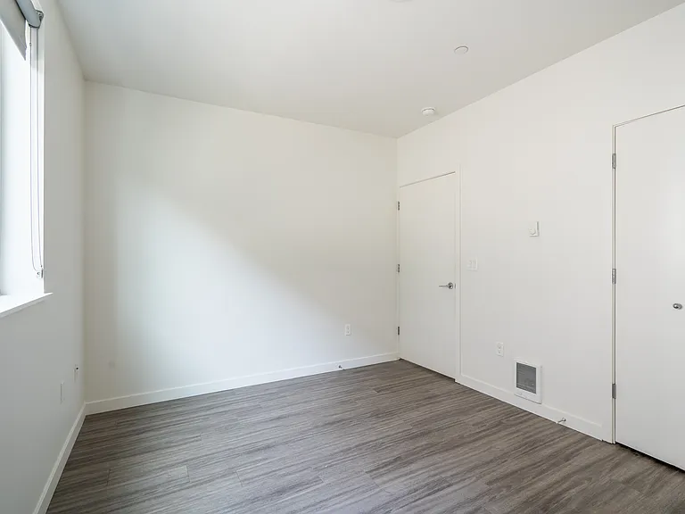 4620 N Maryland Ave #B103 — Photo 19