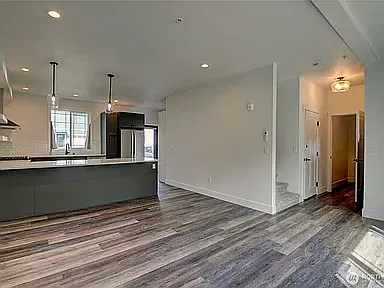 313 E Hazel St #D — Photo 8