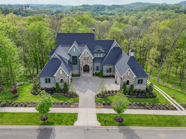 8119 Mountaintop Dr, College Grove, TN 37046