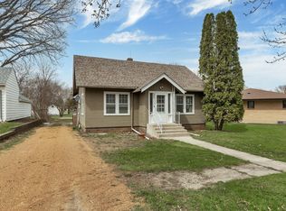 320 3rd St E, Hector, MN 55342