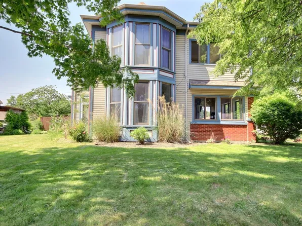 127 E Line St, Geneva, IN 46740