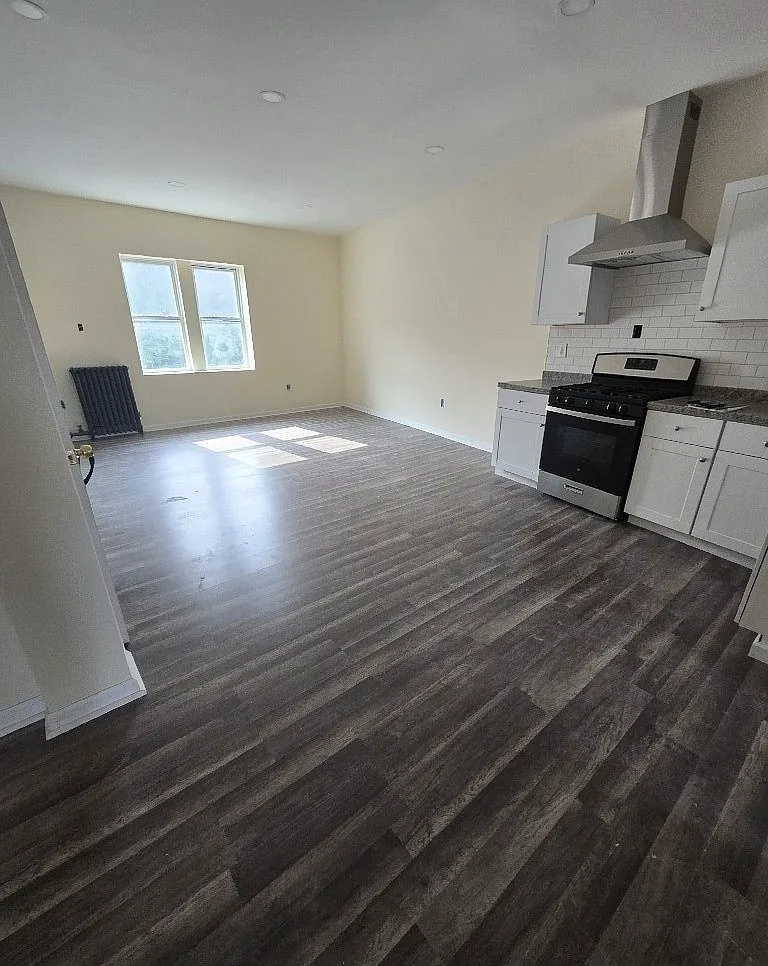 3 bed, 1100 sqft, $3,500 — Photo 2
