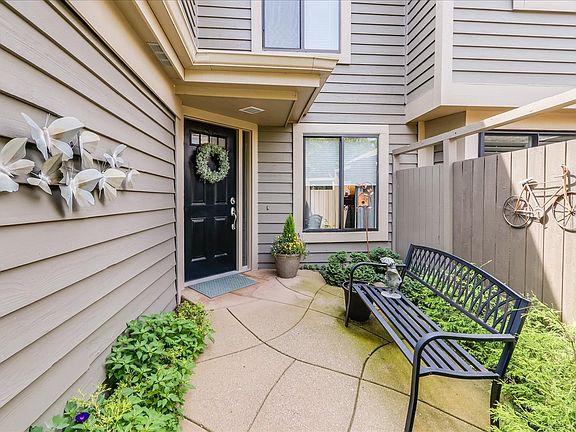 2nd image of 447 White Oak Ln #1135B