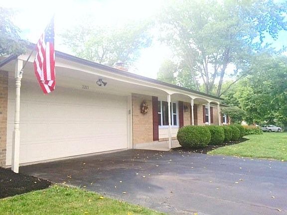 4th image of 2285 Lakeview Dr