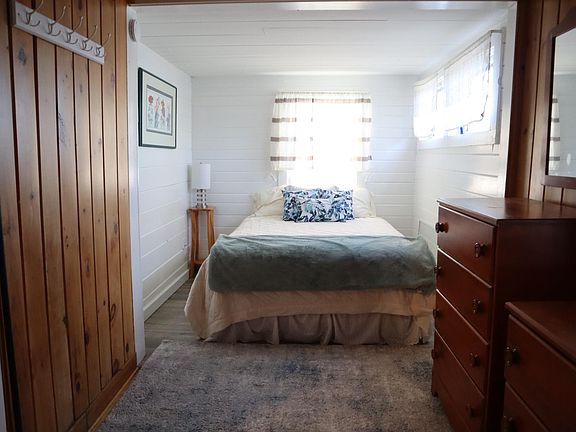 Bedroom #1 (double bed)