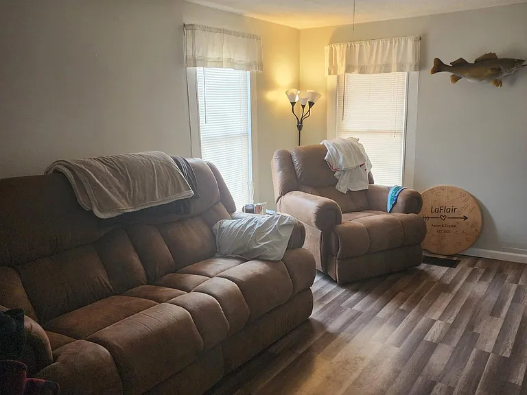 505 Sterling St — Photo 2