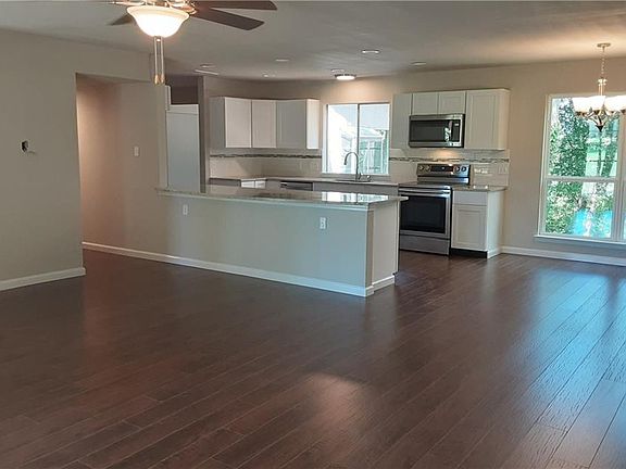 2nd image of 408 Bear Canyon Dr