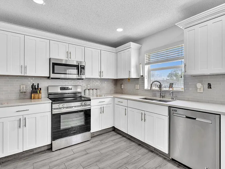 7145 Crescent Creek Way #7145 — Photo 21