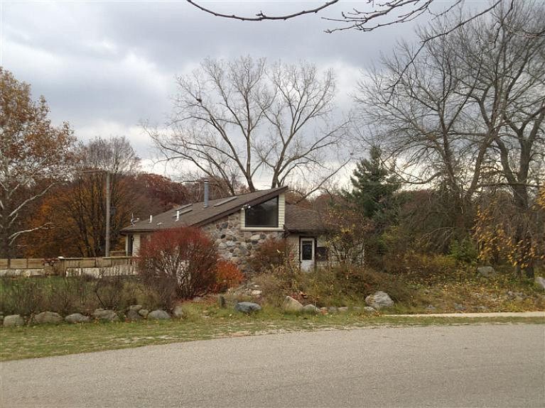 1st image of 2700 Orange Ct SE