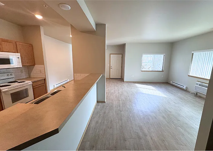 Hastings Apartments — Photo 14