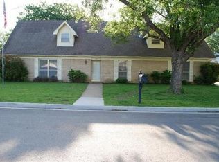 104 Mockingbird Ln, Hillsboro, TX 76645