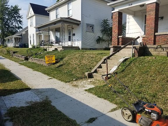 2nd image of 904 S 8th St