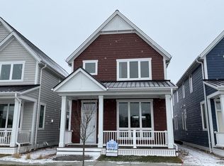 6202 Foxtown Dr, Mequon, WI 53092