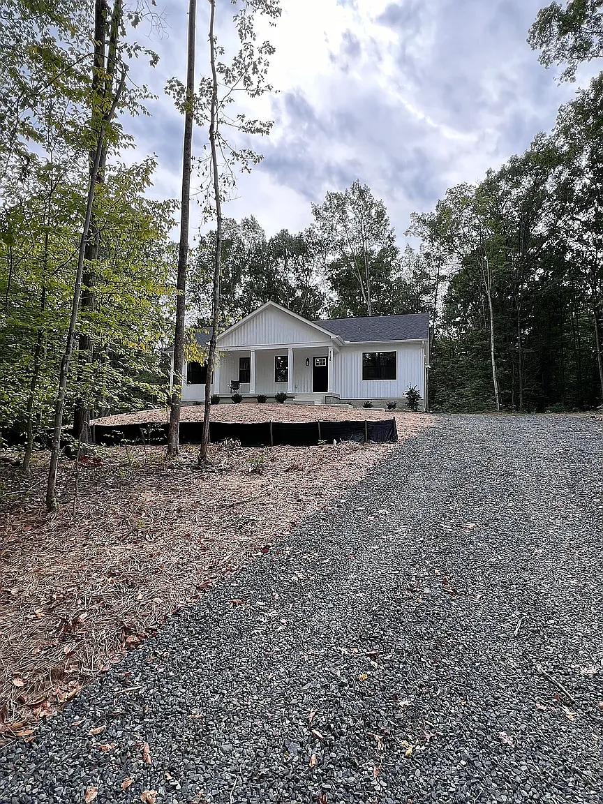 4 bed, 2800 sqft, $3,100 — Photo 2