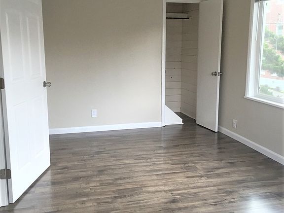 3rd image of 4251 9th Ave NE