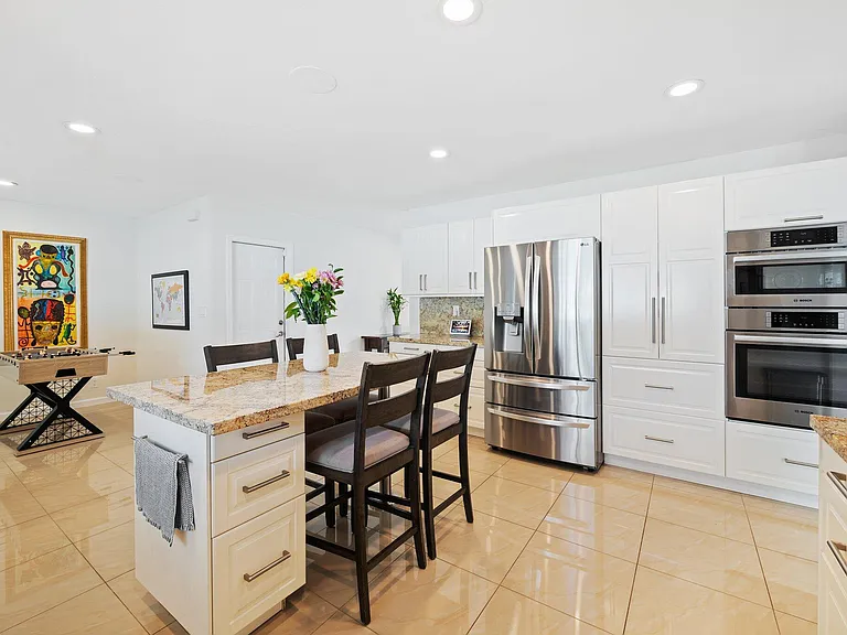 6101 SW 9th St — Photo 11