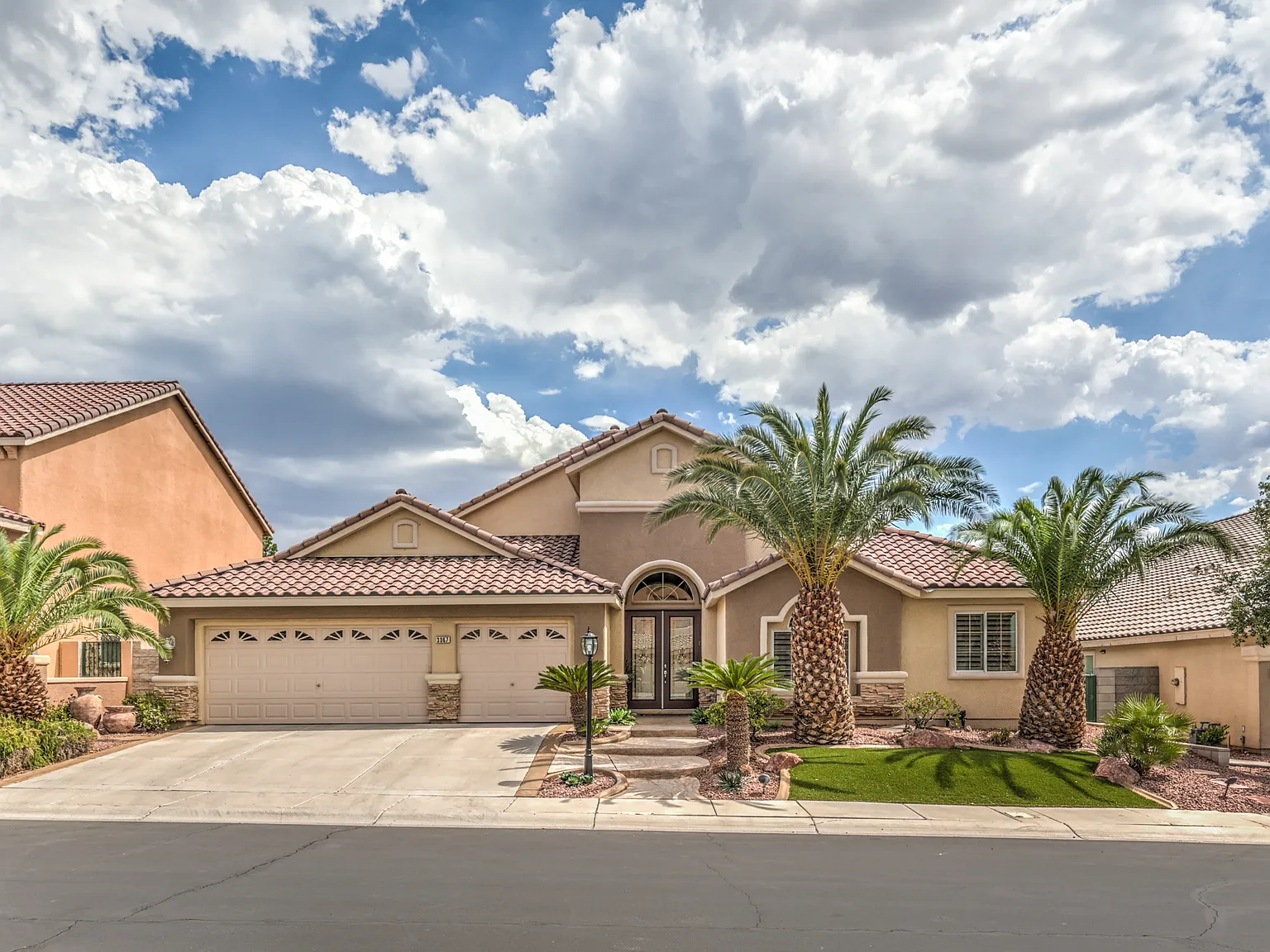 3 bed, $7,800 — Photo 2