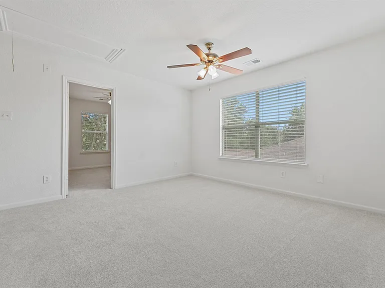 11210 Log Cabin Ln — Photo 16