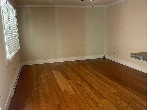 2nd image of 1242 E Ocean View Ave
