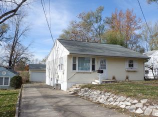 1021 Buff St, Pekin, IL 61554