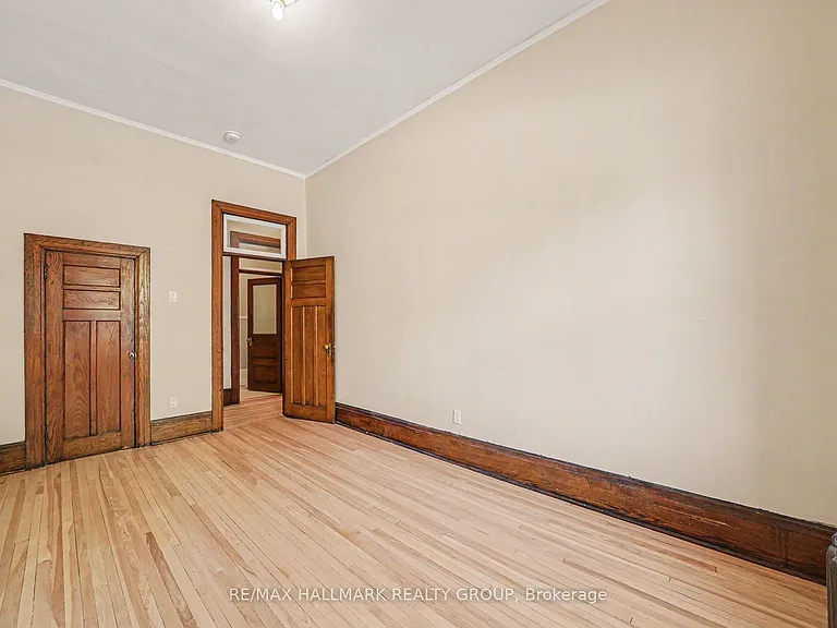413 Elgin St #1 — Photo 17