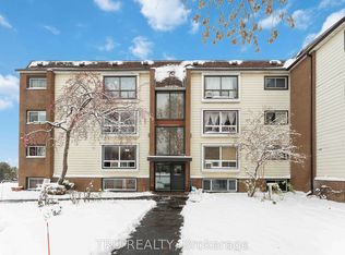 898 Elmsmere Rd #8, Ottawa, ON K1J 7T6