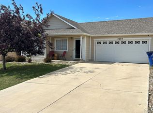 2209 Longhorn Dr, Pueblo, CO 81008