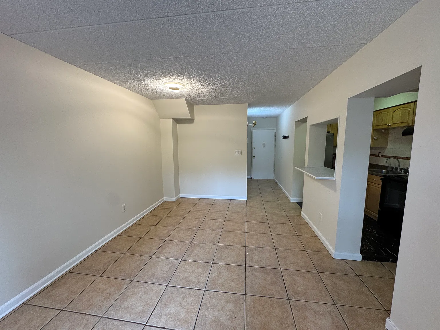 1 bed, 612 sqft, $1,900 — Photo 3