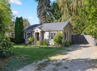 18 Highland Dr, Medford, OR
