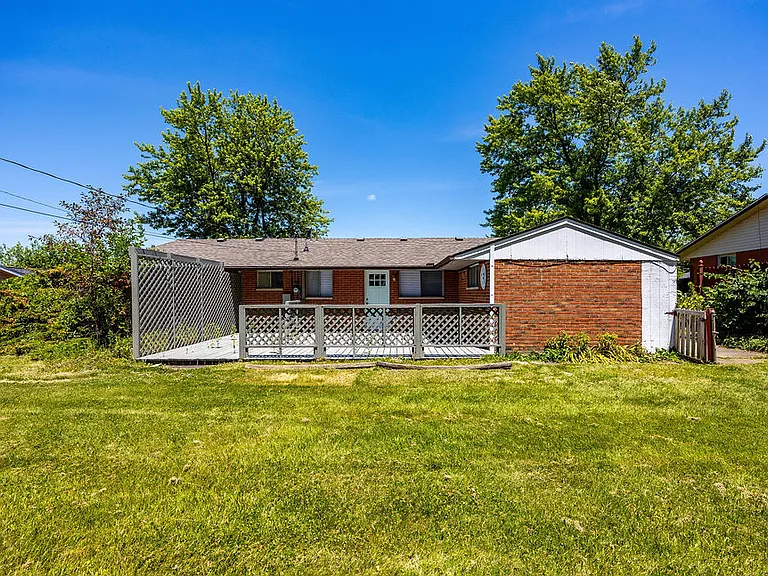 6314 Holbrook Dr — Photo 32