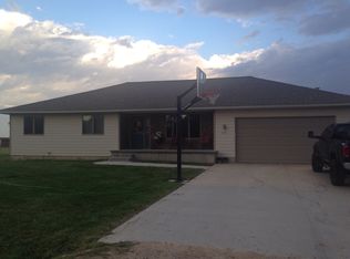 10716 Overland Trl W, Dodge City, KS 67801