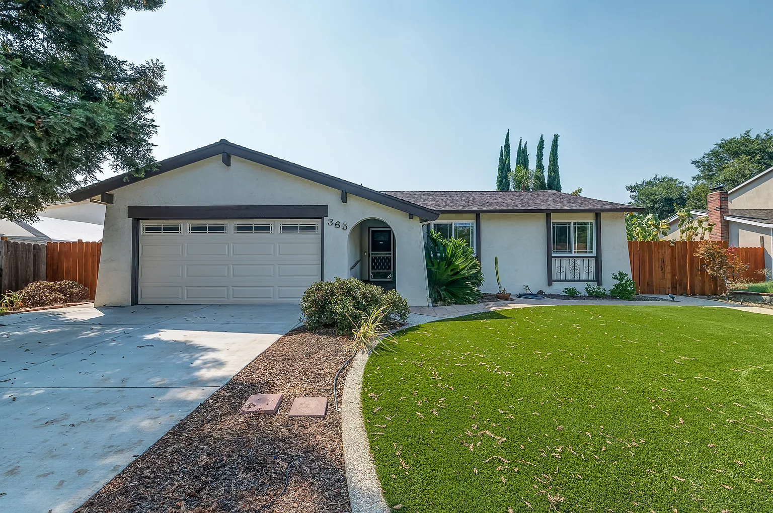 365 Pearl Dr photo 1