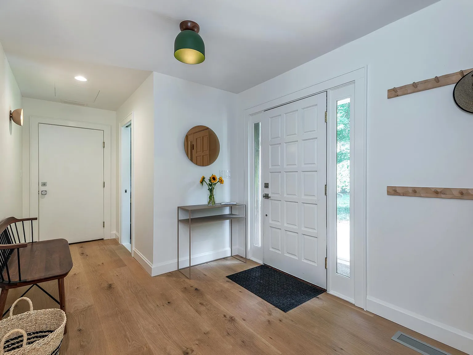 3 bed, 2738 sqft, $7,000 — Photo 4