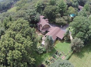 416 S Rose Farm Rd, Woodstock, IL 60098