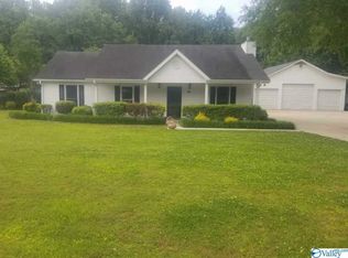 212 Sutton Dr, Hazel Green, AL 35750