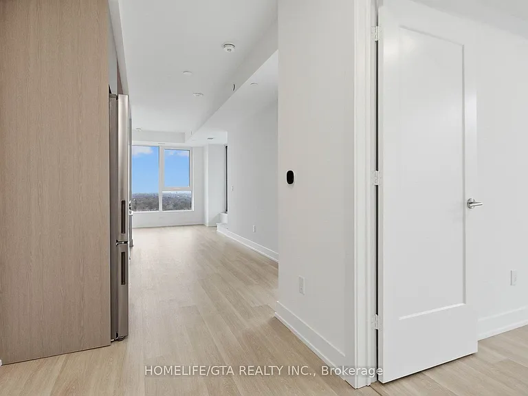 60 Central Park Dr #2104 — Photo 7