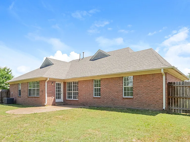 661 Shelley Renee Ln — Photo 16