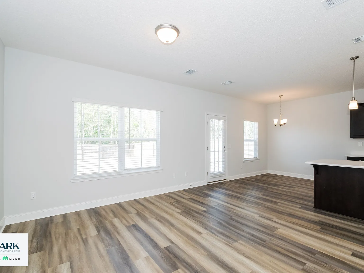 3 bed, 2.5 bath, 1462 sqft, $1,925 — Photo 2