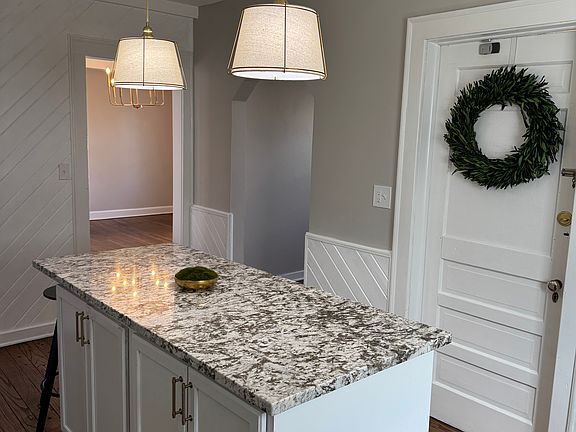 3rd image of 600 E Meyer Blvd #600