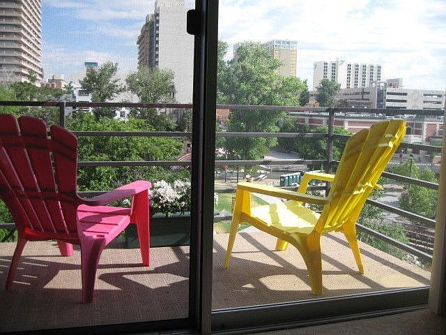 Balcony with great view of downtown and Wingfield Park
