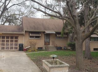 1206 W Palatine Rd, Palatine, IL 60067