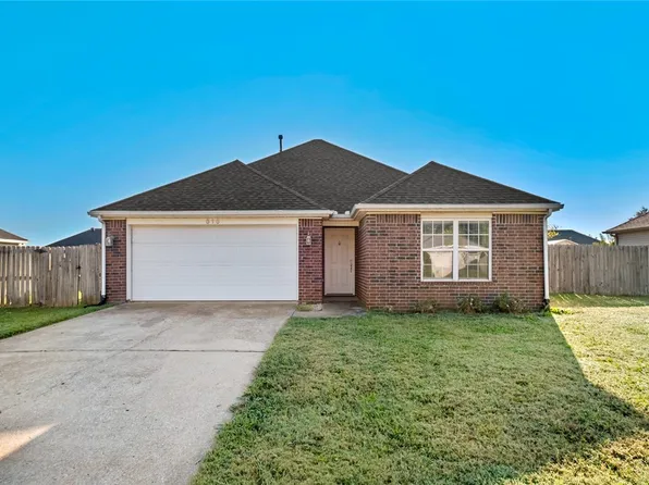 515 Crystal St, Lowell, AR 72745
