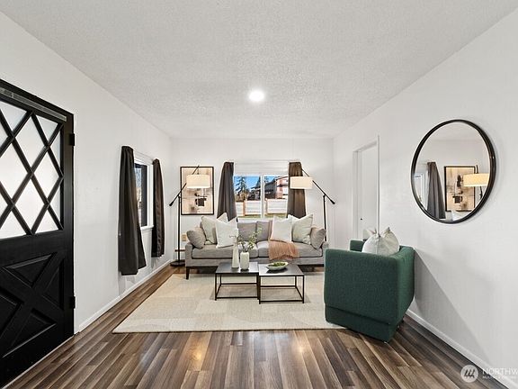 3rd image of 5418 136th Street E
