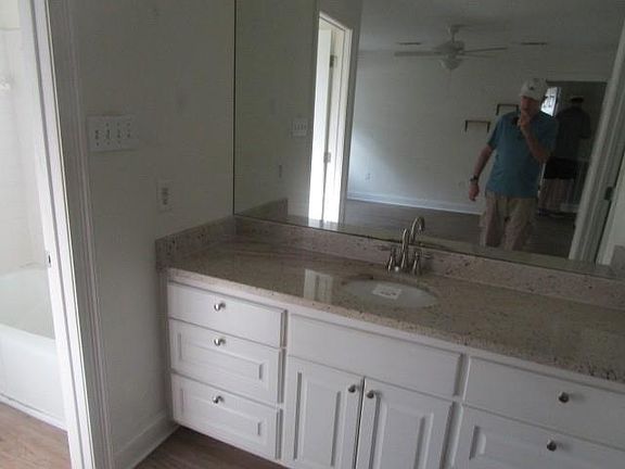 4th image of 9724 Mint Dr